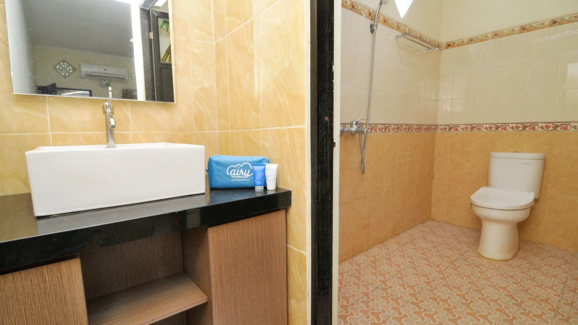 Super Oyo 3904 Kiki Residence Bali Denpasar Hotel